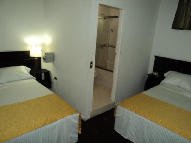 Hotel Brisas De San Francisco Μεντεγίν Δωμάτιο φωτογραφία